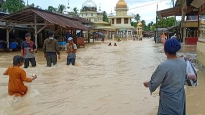 Banjir Belum Surut di Ulakan Tapakis, Warga Butuh Bantuan Logistik dan Makanan