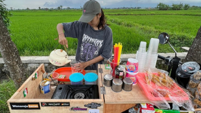Kreatif, Remaja di Banyuwangi Sulap Motor jadi Warung Kopi Keliling