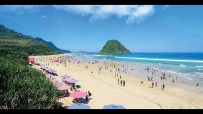 Pesona Sunset Pulau Merah di Banyuwangi Jadikan Kunjungan Wisatawan Semakin Tinggi