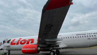 Pesawat Lion Air Tabrak Atap Garbarata Bandara Mopah Merauke