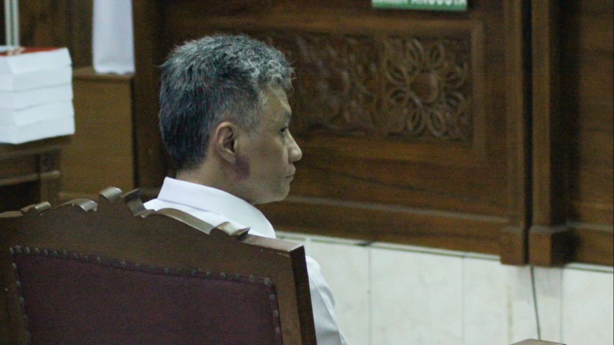 Terdakwa Obstuction of Justice Hendra Kurniawan Dituntut 3 Tahun Penjara
            - galeri foto