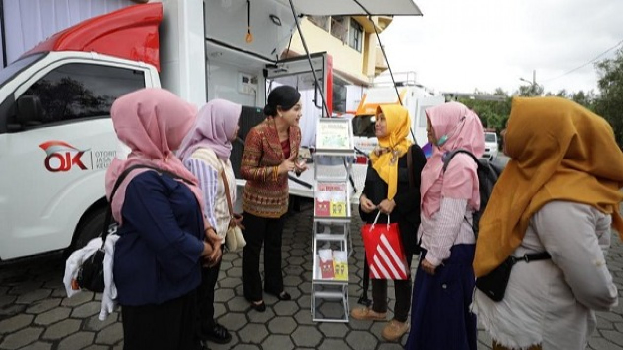 OJK Tingkatkan Literasi dan Inklusi Keuangan UMKM serta Ibu Rumah Tangga
            - galeri foto