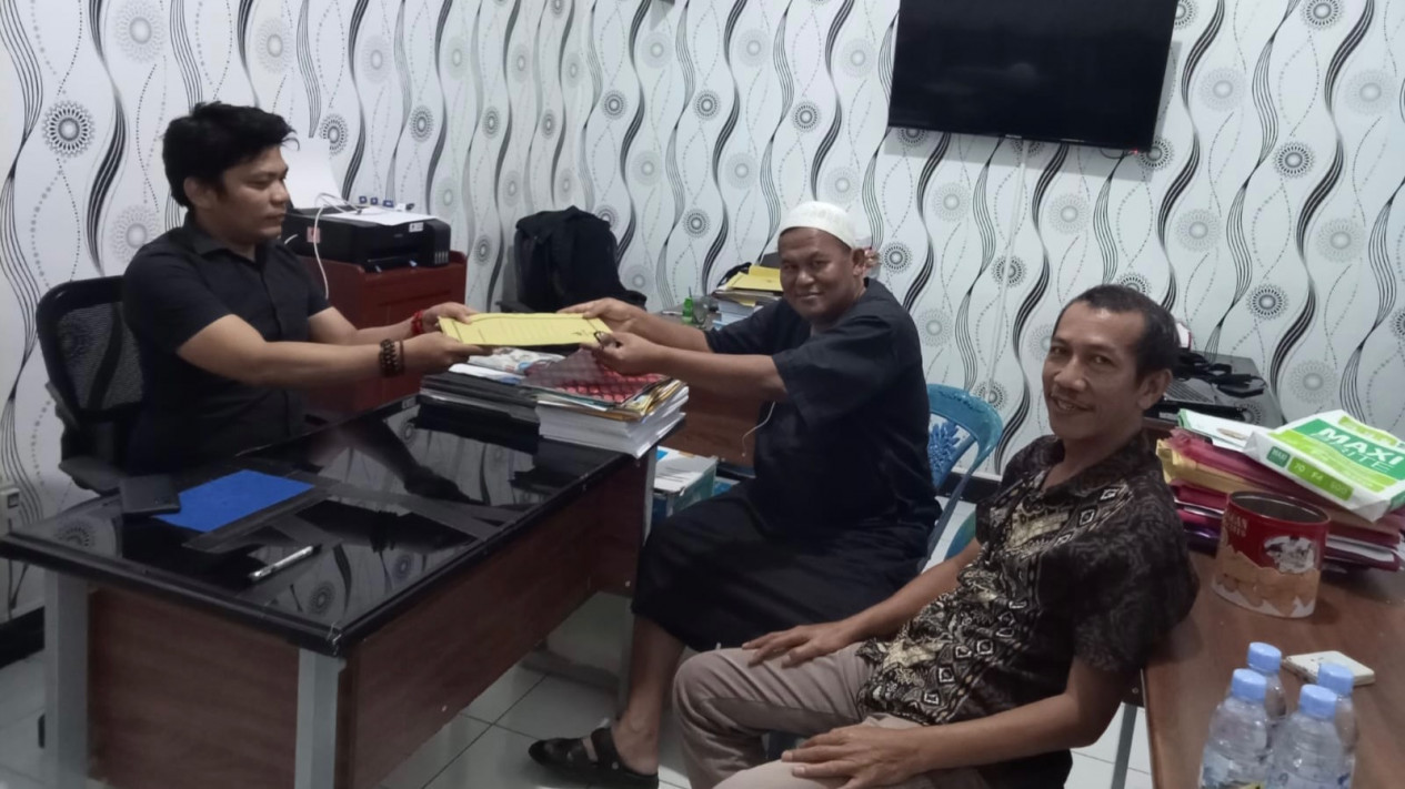 Mantan Bupati Takalar, Syamsari Kitta Dilaporkan Ke Polisi Terkait Dugaan Penyalahgunaan Kekuasaan
            - galeri foto