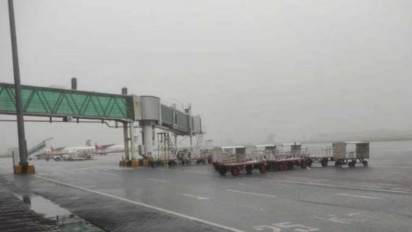 Memilukan Kondisi Bandara Sam Ratulangi Manado, Landasan Pesawat Terendam Air