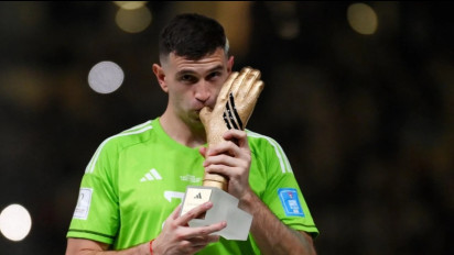 Gegera Aksi Nyeleneh Emiliano Martinez di Final Piala Dunia 2022, Aturan Baru Soal Kiper Segera Dibuat