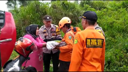 Tim SAR Gabungan Evakuasi Seorang Wanita yang Melahirkan di Pos 3 Jalur Pendakian Gunung Slamet via Purbalingga