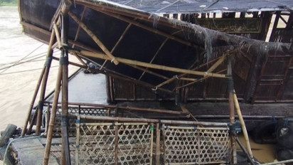 Masjid Apung di Pacitan Porak-Poranda Diterjang Banjir