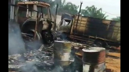 Foto-Foto Pencuri Sawit Tewas Ditembak Oknum Polisi, Massa Bakar Aset Milik Perusahaan Sawit di Lampung