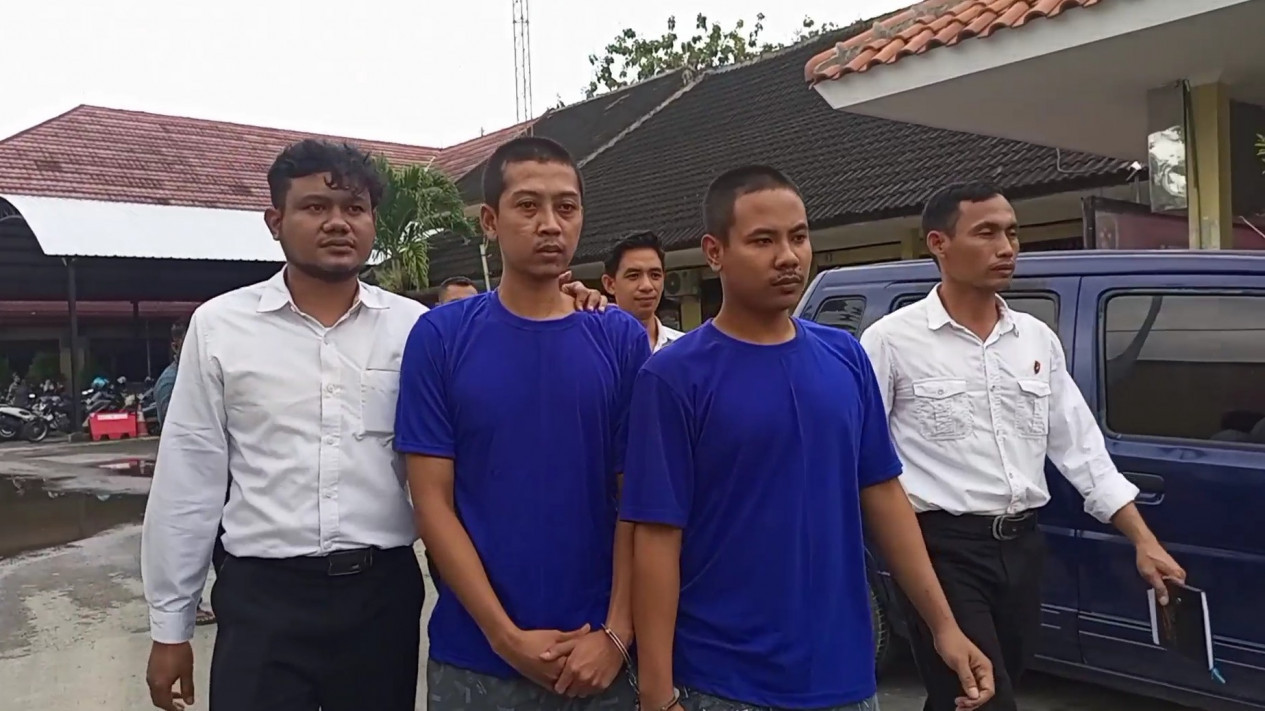 Curi 34 Batang Kayu Sonokeling di Hutan Perhutani, 2 Pelaku Ditangkap Polres Rembang
            - galeri foto