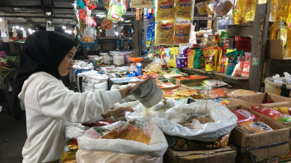 Pedagang Resah, Harga Beras Tembus Rp15.000/Kg