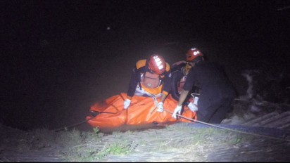 Warga Temukan Sesosok Mayat Pria Tanpa Identitas Mengapung di Sungai Bondoyudo Lumajang Jawa Timur