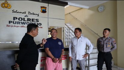 Akibat Sakit Hati, Pengamen Badut Lampu Merah di Purworejo Tebas Tangan Teman Sendiri