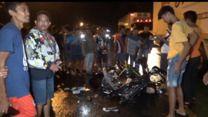 Diduga Gagal Menyalip, Seorang Pegawai Koperasi Simpan Pinjam di Ngawi Tewas Mengenaskan Tertabrak Truk Tronton