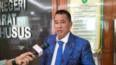 Hotman Paris Sebut Dakwaan JPU Terhadap Teddy Minahasa Terlalu Prematur