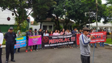 Ormas di Banyuwangi Tolak Aksi Jabatan Kades 9 Tahun, Massa Datangi DPRDÂ 