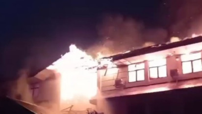 Kebakaran Hebat Melanda Gedung PWRI Cilandak Jaksel