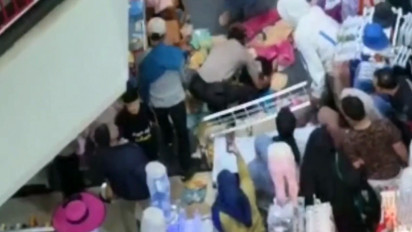 Gegara Kehilangan Handphone, Remaja 16 Tahun Nekat Melompat dari Lantai 3 Mall di Bogor