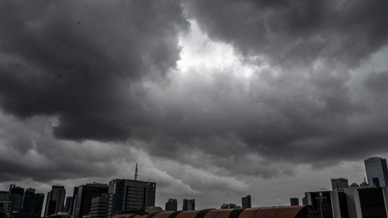 Waspada, BMKG Prakirakan Mayoritas Kota Besar di Indonesia Hujan
            - galeri foto