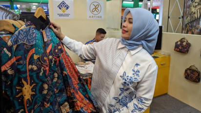 Nur Asia Uno jadi Rojali dan Berbagi Pengalaman Kepada Pelaku Usaha Kerajinan di Travel Exchange ATF Yogyakarta