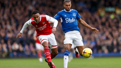 Drama VAR Berlanjut, Everton Gagal Batalkan Hukuman Michael Keane