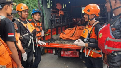 Pemancing yang Tenggelam di Kali Ciliwung Ditemukan Tim SAR Gabungan