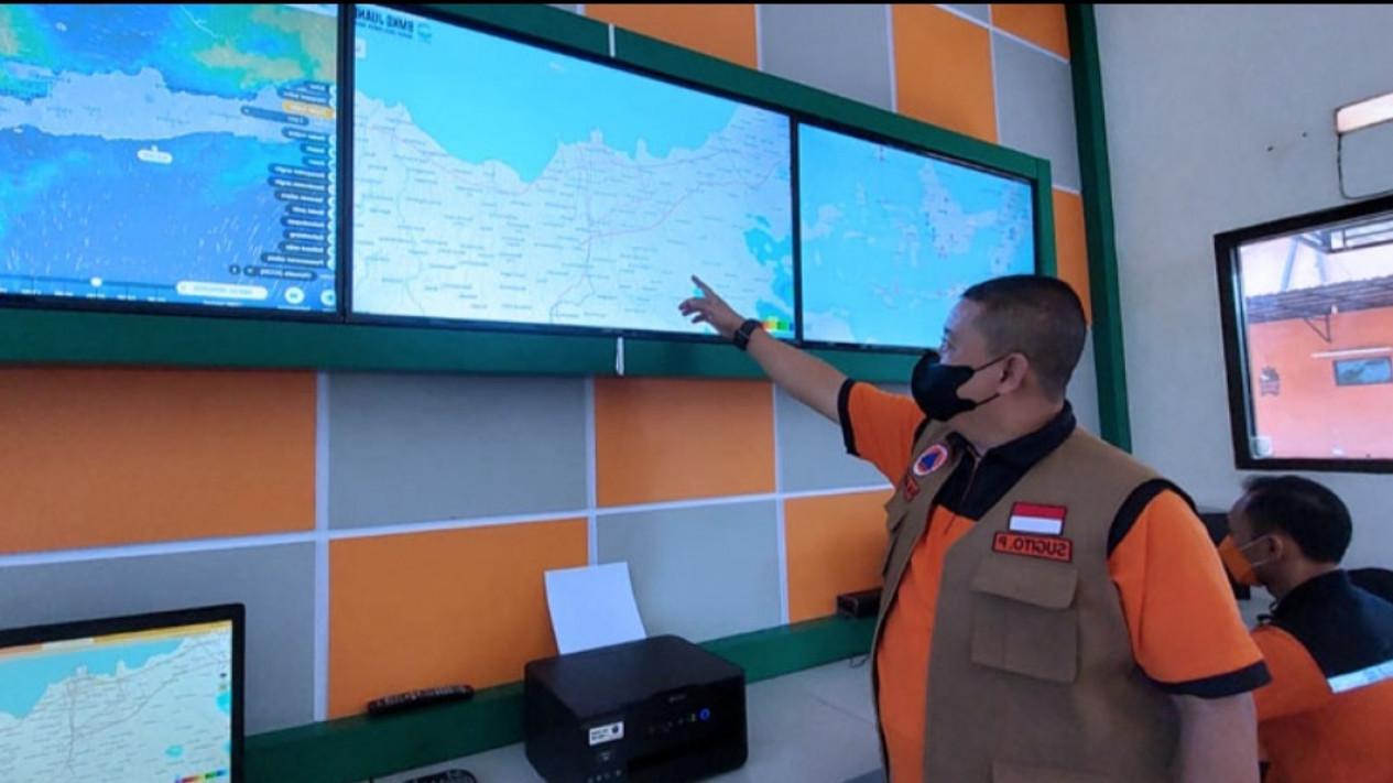 Cuaca Ekstrem, Warga Kota Probolinggo Waspada Bencana Hydro Meteorologi
            - galeri foto