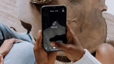 Guru SD Bikin Konten TikTok Tarik Rok Siswi, FSGI: Layak Diberi Sanksi