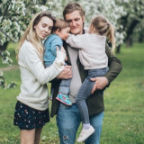 Tak Hanya Berbakti, Seorang Anak Juga Wajib Mendoakan Orang Tuanya, Berikut Doa dan Artinya