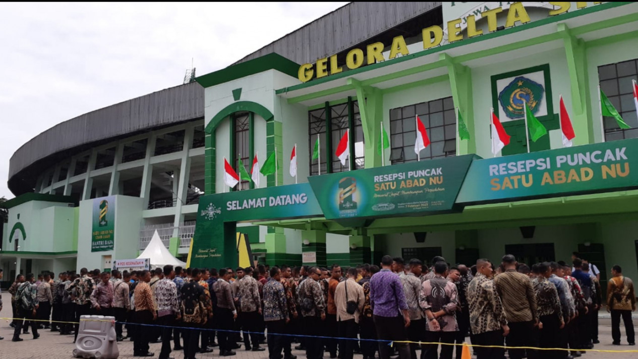 Sebanyak 1,1 Juta Orang Bakal Hadiri Harlah Satu Abad Nahdlatul Ulama di GOR Sidoarjo Jawa Timur
            - galeri foto