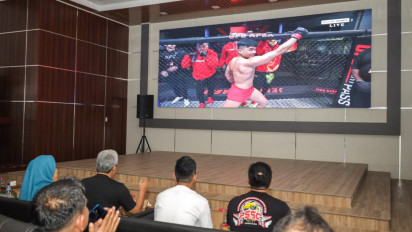 Meski Kalah TKO dari  Anshul Jubli dalam Final Road to UFC, Jeka Saragih Tetap Didukung Warga Pematangsiantar