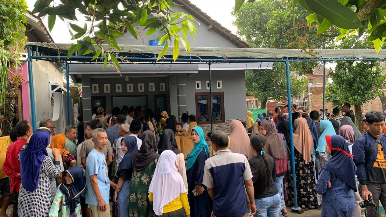 Bocah yang Hanyut di Sungai Gelis Kudus Akhirnya Ditemukan dalam Kondisi Meninggal Dunia
            - galeri foto