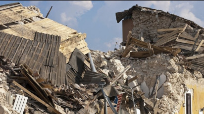 Gempa Turki Dengan Skala 7,8 Magnitudo Mengguncang Gedung 8 Lantai Hingga Luluh Lantak Rata Dengan Tanah!