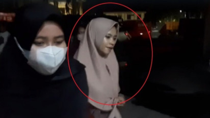 Ternyata Ibu Muda di Jambi sudah Ketagihan Cabuli Anak-anak sejak Lama, Korbannya Tak Cuma 11
