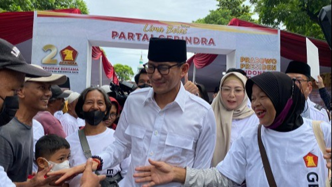 HUT ke-15 Gerindra Penuh Cerita: Sandiaga Uno Dikerubungi Emak-Emak hingga Utang Rp50 Miliar Anies Baswedan
            - galeri foto