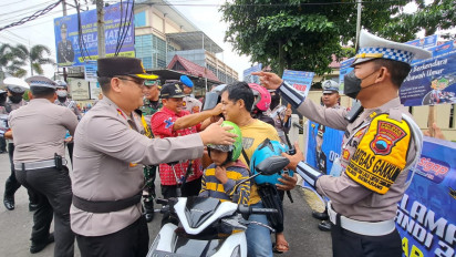 Operasi Keselamatan Candi 2023, Polres Semarang Bagi Helm Gratis