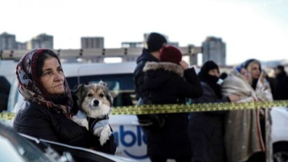 Gempa Turki, Tim Penyelamat Berpacu Dengan Cuaca Dingin