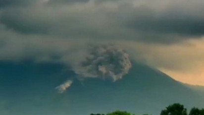 Pagi Ini Awan Panas Gunung Merapi Meluncur 1,5 Kilometer ke Arah Barat Daya