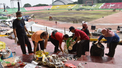 Bupati Sidoarjo Kerahkan ASN Kerja Bakti Bersihkan Sampah Pasca Resepsi Puncak Harlah 1 Abad NU