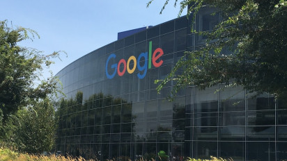 Perusahaan Induk Google Kehilangan Potensi Pasar 100 Miliar Dolar AS Menyusul Insiden Informasi Tak Akurat