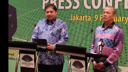 Airlangga Temui Menteri Malaysia, Bahas Masa Depan Industri Kelapa Sawit