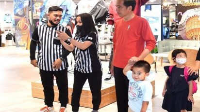 Jadi Pusat Perhatian Warga Medan, Begini Momen Presiden Jokowi Ajak Cucu ke DeliPark Mall