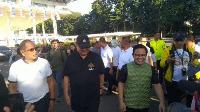 Airlangga dan Cak Imin Olahraga Bareng di GBK, Serasi Pakai Kaos Hitam