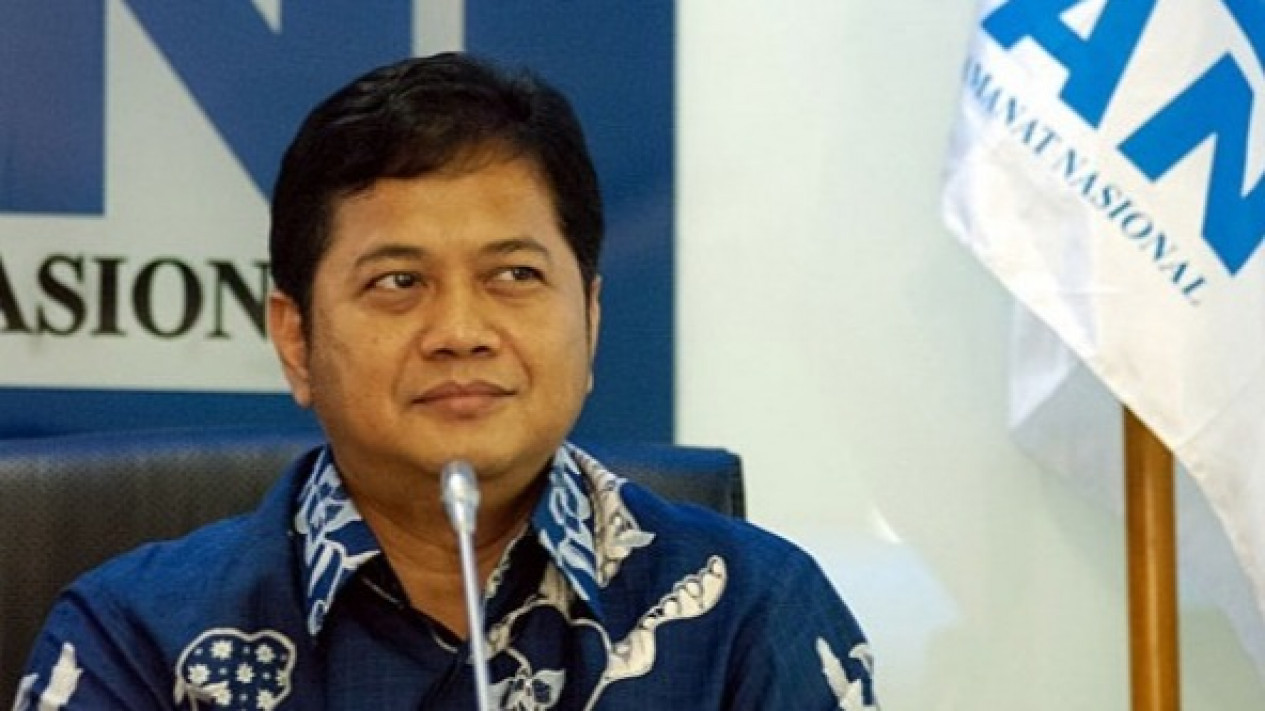 Golkar Diserbu Petinggi Partai di Luar KIB, PAN: Senang
            - galeri foto