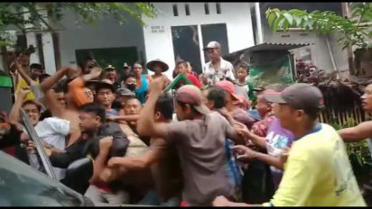 Kepergok Warga, Pencuri Motor di Banyuwangi Babak Belur Dihajar Massa