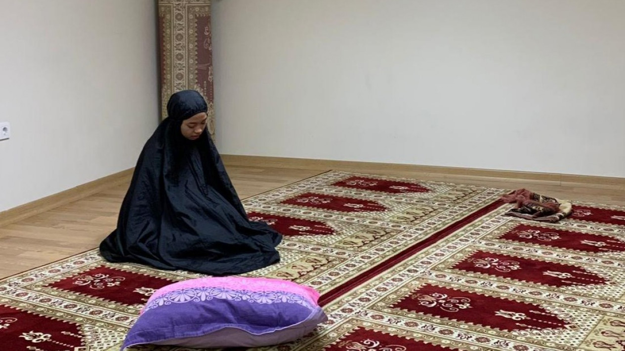 Kami Ingin Pulang ke Indonesia, Pesan WNI yang Terdampak Gempa Turki ke Presiden Jokowi
            - galeri foto