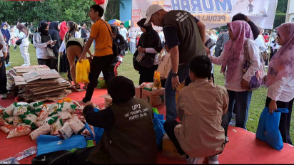 Berburu Minyak Goreng di Pasar Murah HUT Kabupaten Takalar Ke-63, 500 Paket Sembako Ludes dalam 30 menit