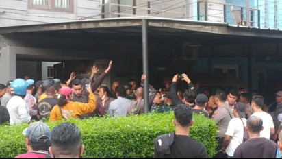 2 Kelompok Massa Bentrok di Depok, 1 Orang Tewas