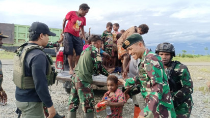 Tim Gabungan TNI Polri Evakuasi 33 Masyarakat Paro Nduga ke Tempat yang Aman