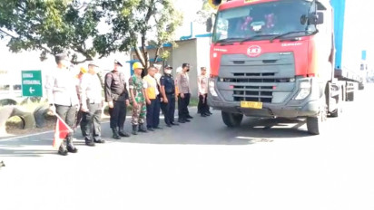 Speedboat dan Logistik F1H20 Diberangkatkan dari Pelabuhan Belawan ke Danau Toba