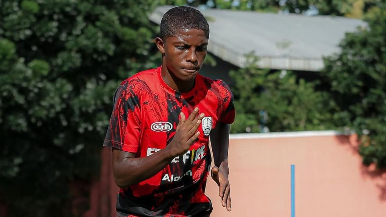 Hugo Casmir Jadi Sorotan Saat Timnas Indonesia U-20 Menghadapi Persija Youth, Siapa Dia?
            - galeri foto